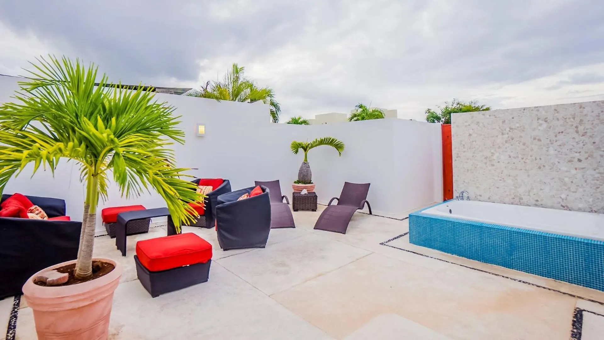 Luxury 2 Level Penthouse With 2 Bedroom - Only 3 Blocks From The Beach - Meridian 310 Playa del Carmen Mexiko