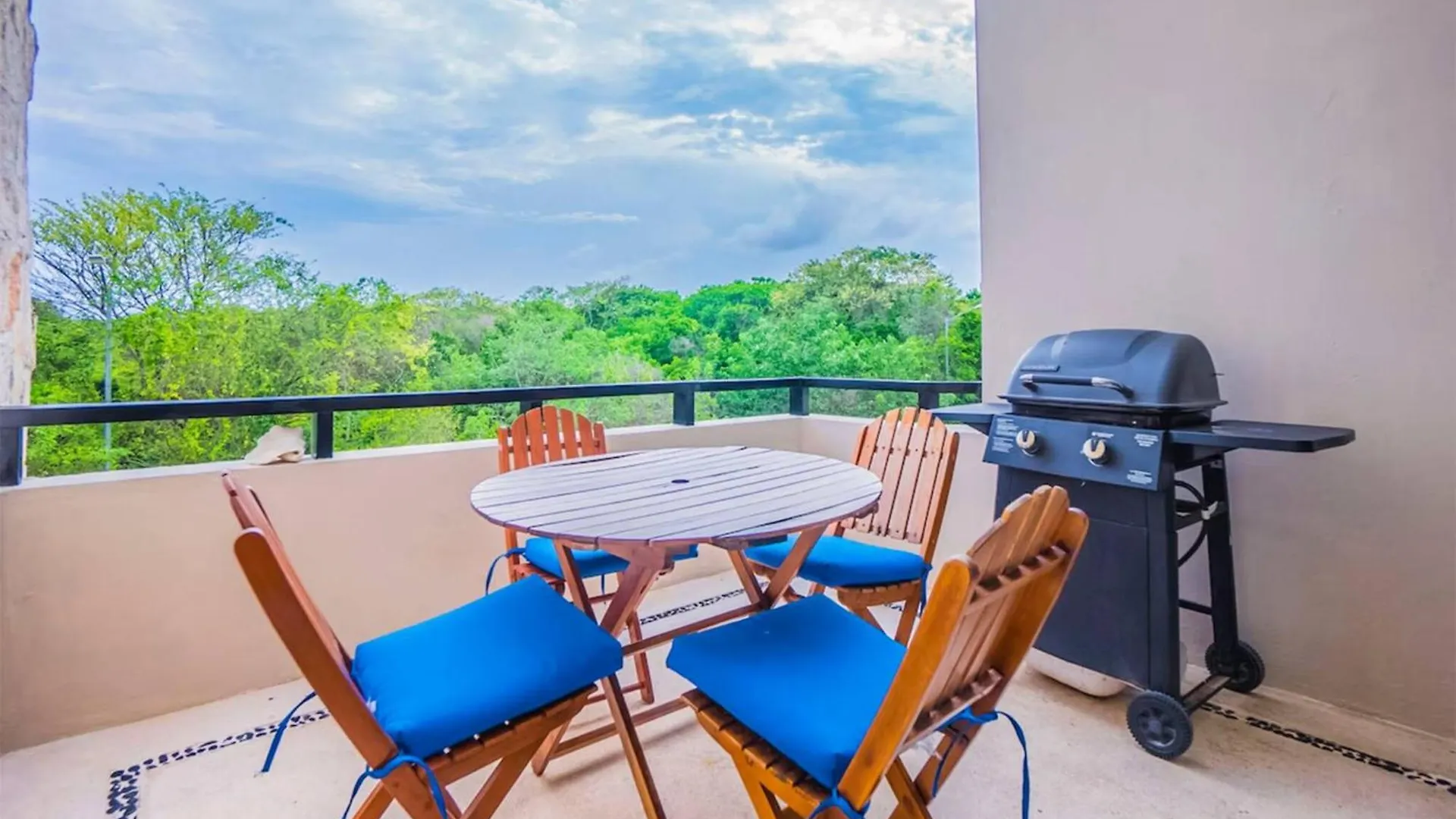Luxury 2 Level Penthouse With 2 Bedroom - Only 3 Blocks From The Beach - Meridian 310 Playa del Carmen Mexiko