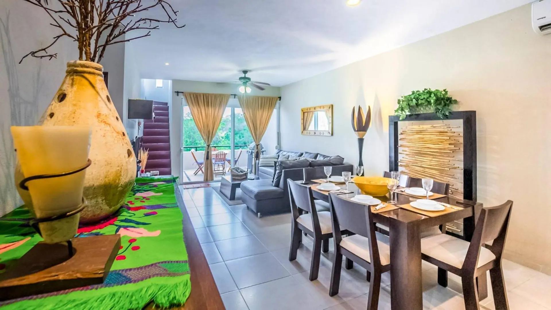 Luxury 2 Level Penthouse With 2 Bedroom - Only 3 Blocks From The Beach - Meridian 310 Playa del Carmen